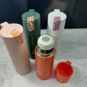 Color art Stainless bottle with cup on lid กระบอกน้ำหูหิ้ว ฝาเป็นแก้ว กดล็อคและรินน้ำได้ เก็บอุณหภูมิ